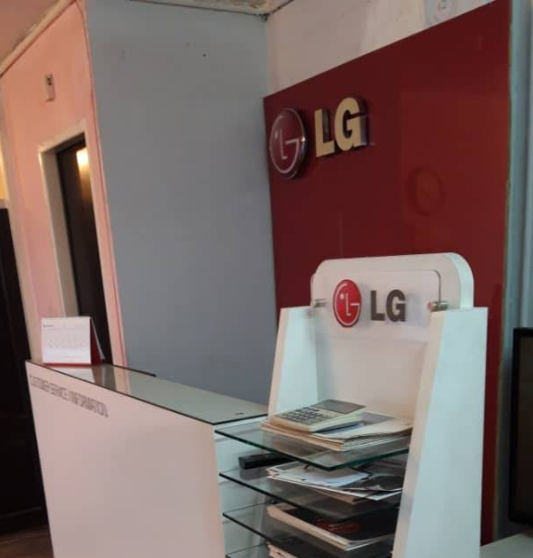 نمای فروشگاه - گروه مهندسی الکترونیک سهند